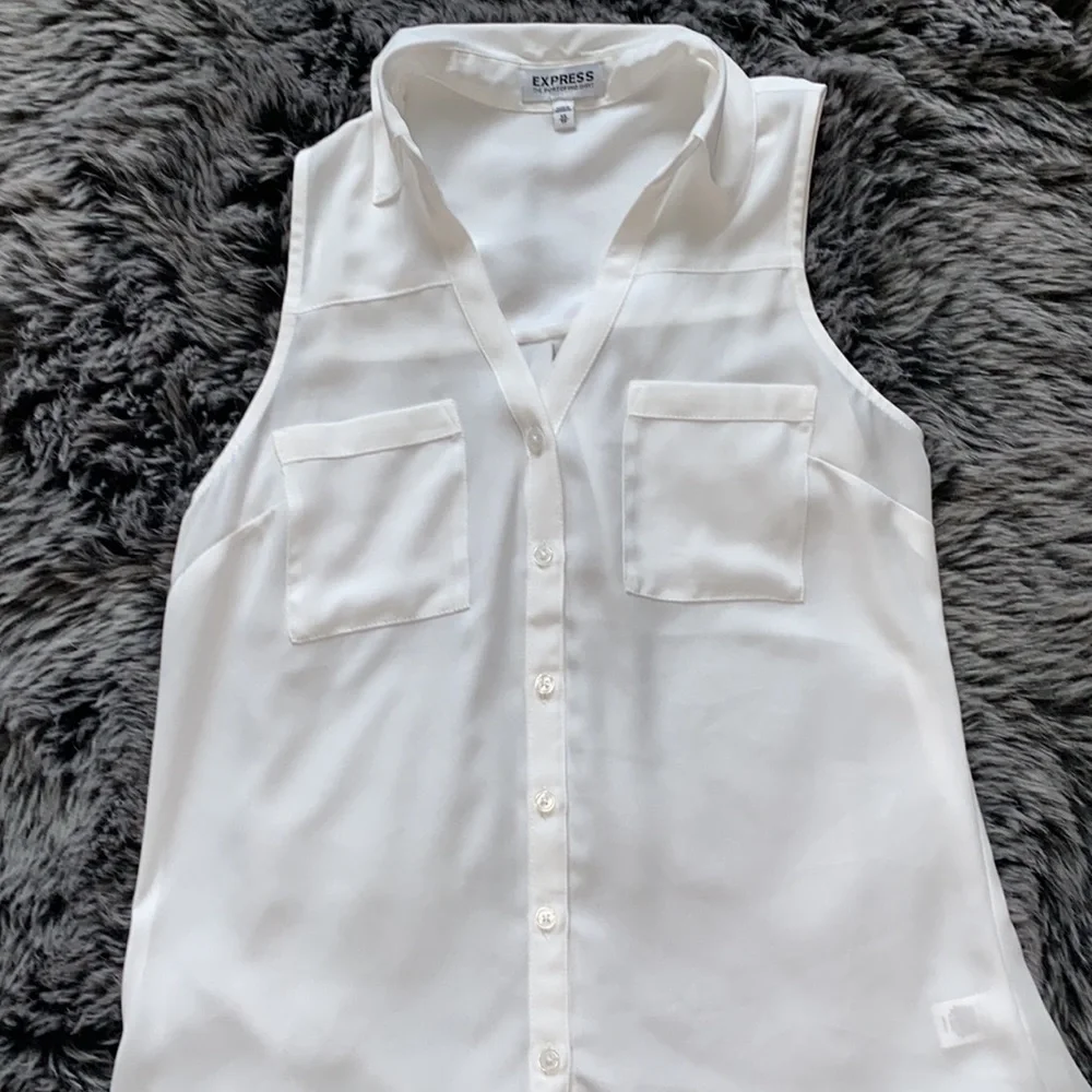 Express Button-up Blouse - Picture 3 of 8